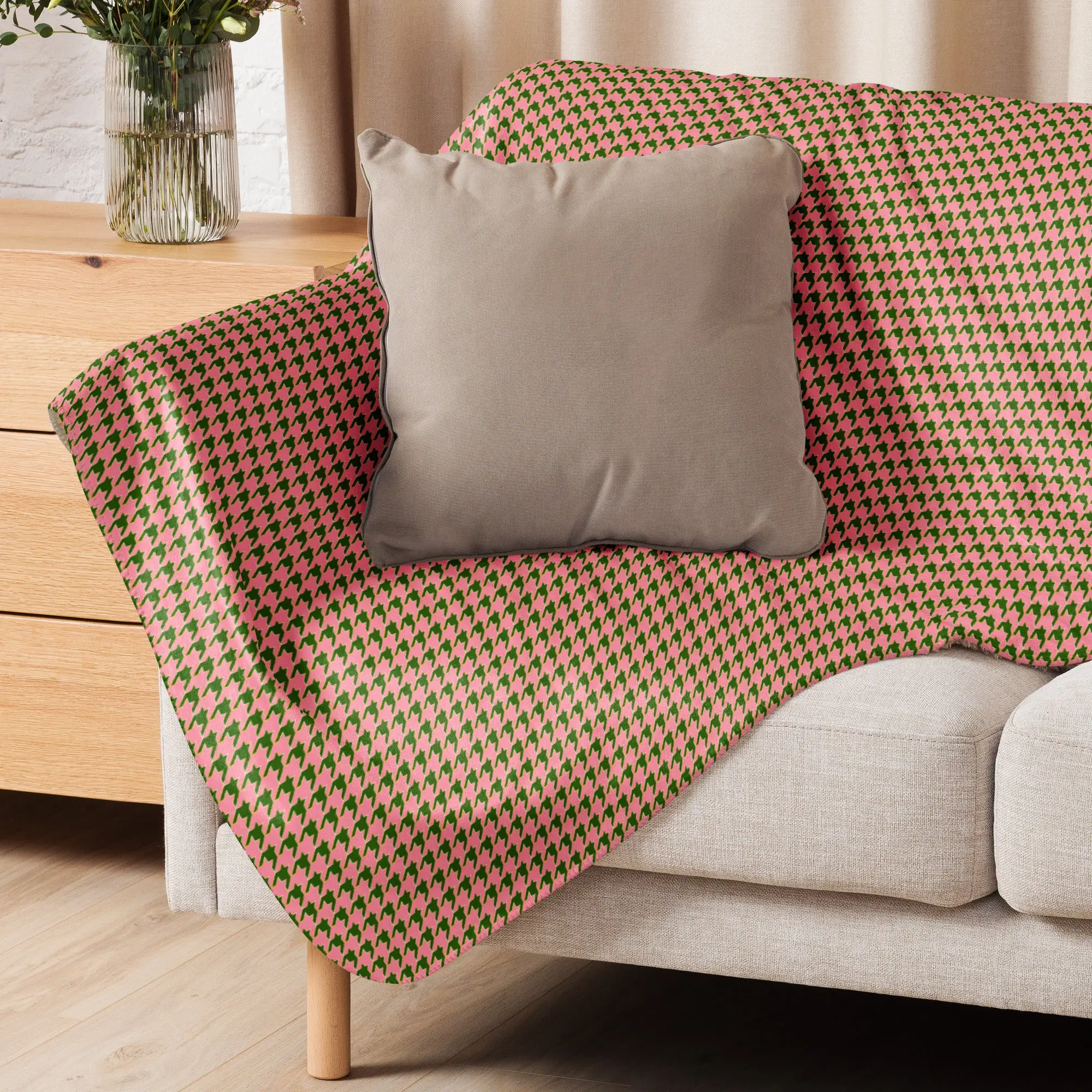 Houndstooth Sherpa Blanket - Image 2